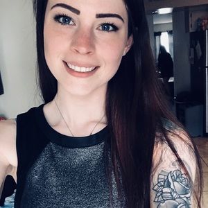 Meet your Posher, Kayla